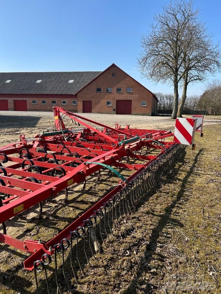 Kverneland TLD 8,1 Harrows