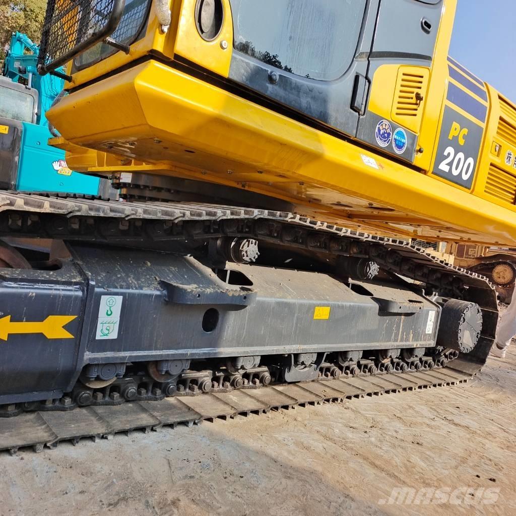 Komatsu PC 200-8 Crawler excavators