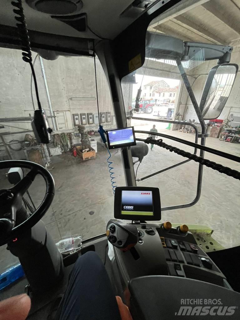 CLAAS Lexion 760 Combine Harvesters