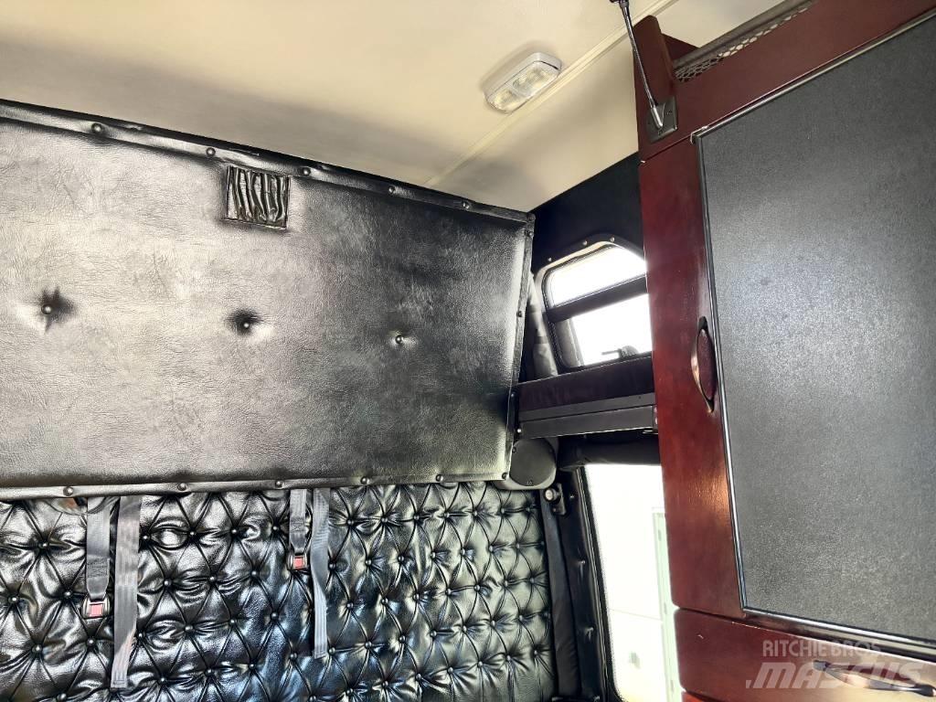 Western Star 4900 SB Conventional Trucks / Tractor Trucks