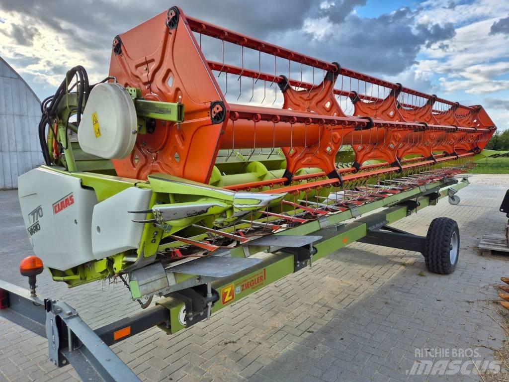 CLAAS Lexion 670 Combine Harvesters