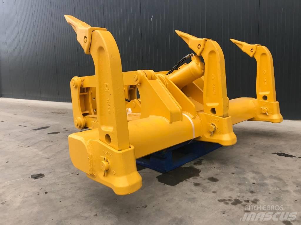 Komatsu D65 Rippers