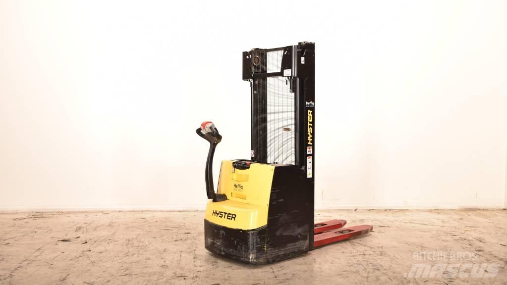Hyster S 1.6 Pedestrian stacker