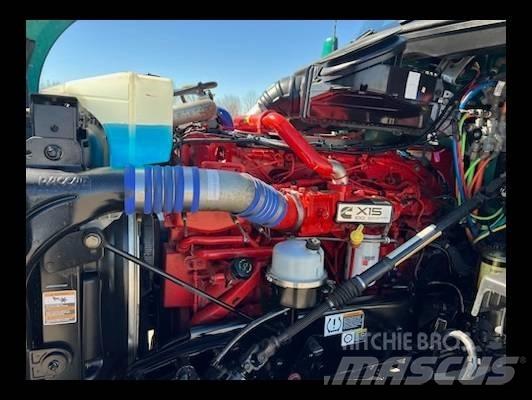 Kenworth T 680 Conventional Trucks / Tractor Trucks