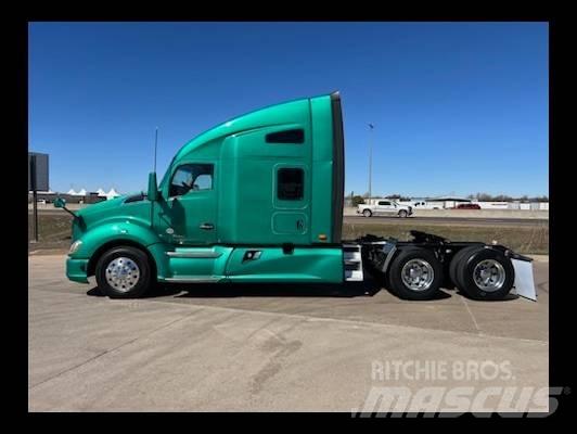 Kenworth T 680 Conventional Trucks / Tractor Trucks