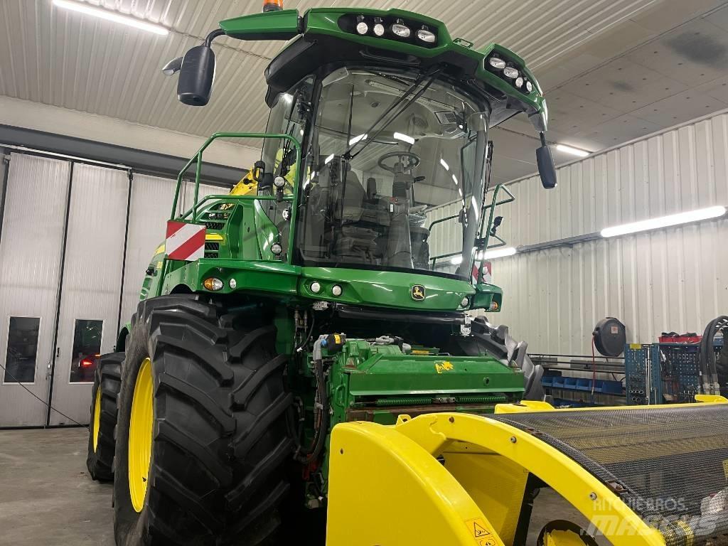 John Deere 8300i Foragers