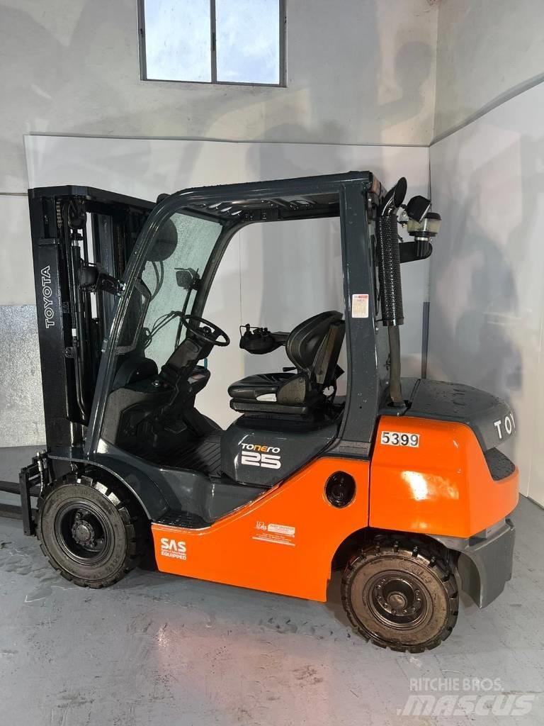 Toyota 02-8 FD F 25 Diesel Forklifts