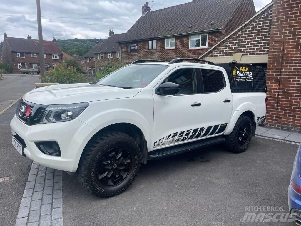 Nissan Navara Automobiles / SUVS