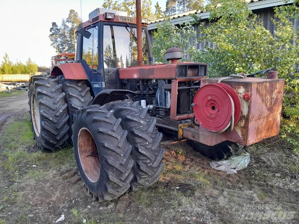 CASE 1455 Tractors