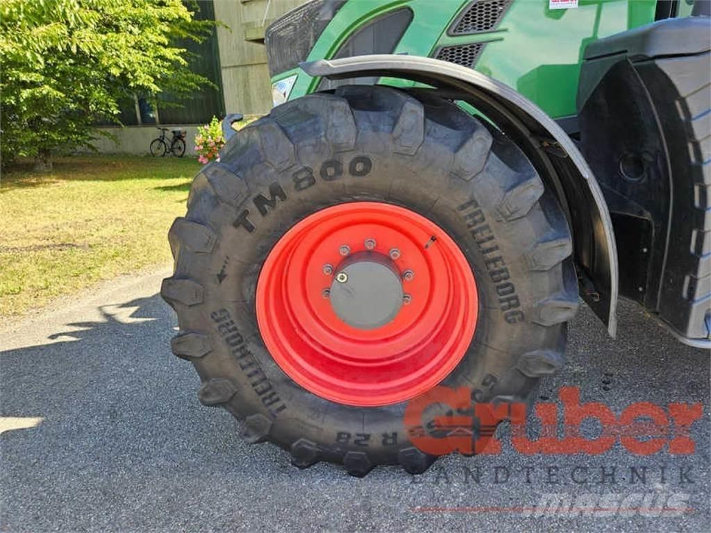 Fendt 718 Tractors