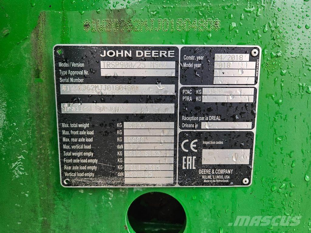 John Deere M692i Trailed sprayers