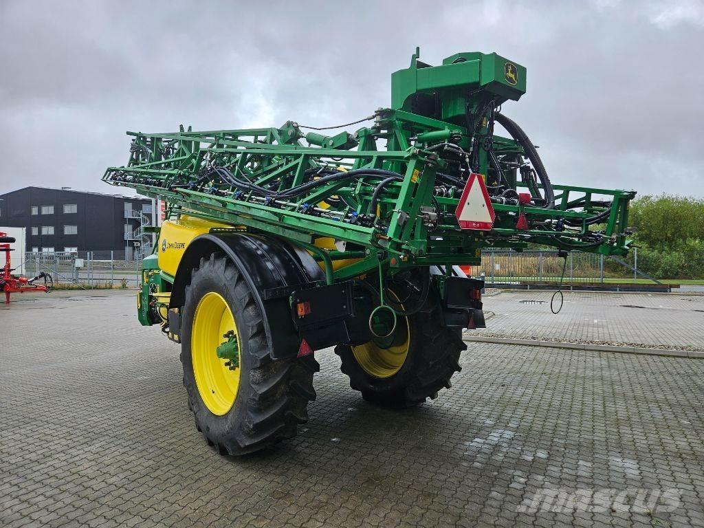 John Deere M692i Trailed sprayers