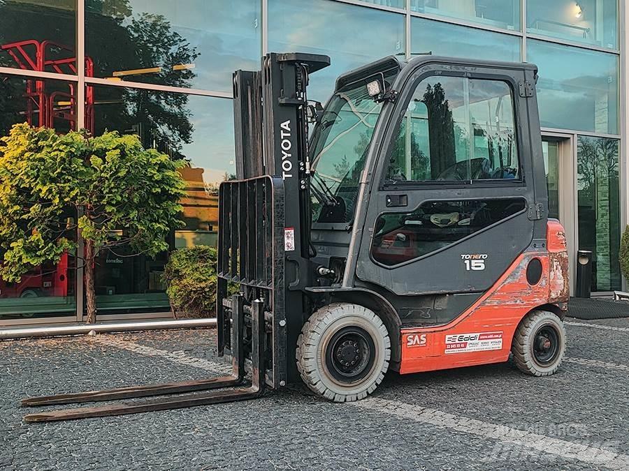 Toyota 02-8FGF15 LPG trucks