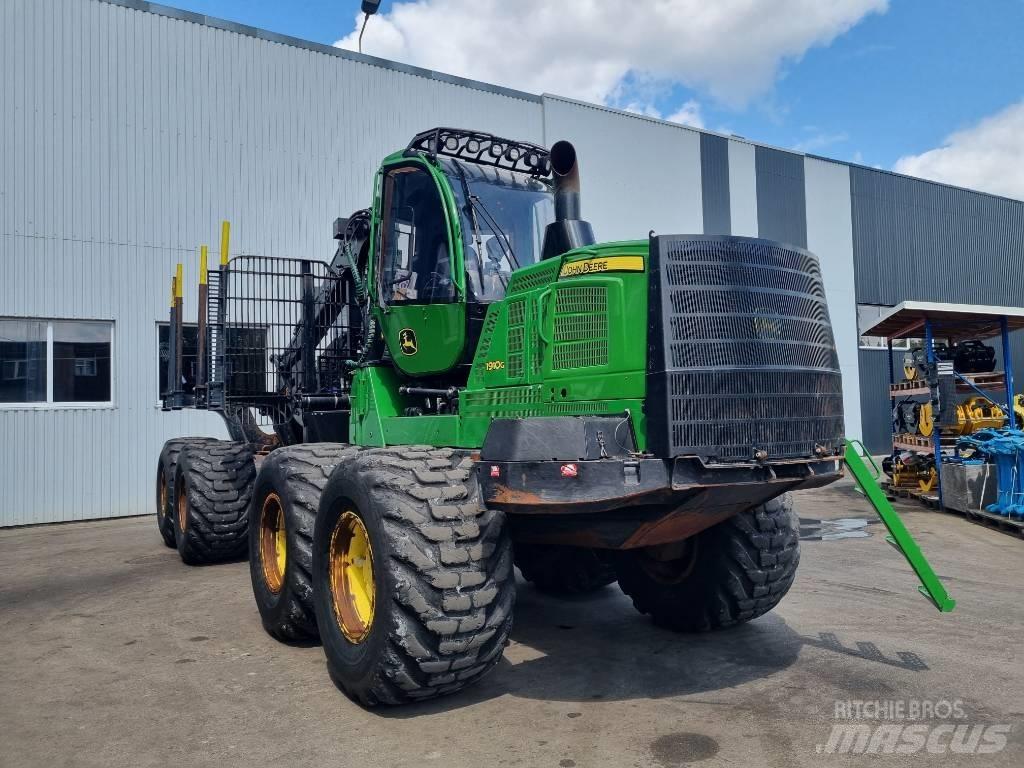 John Deere 1910 G Forwarders