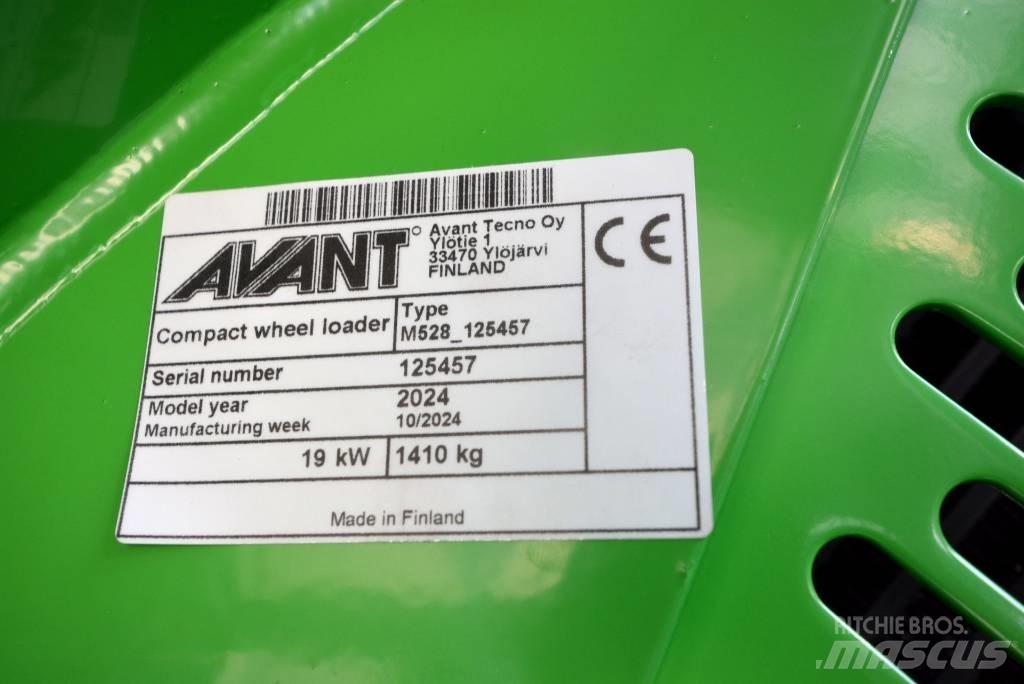 Avant 528 Mini Loader