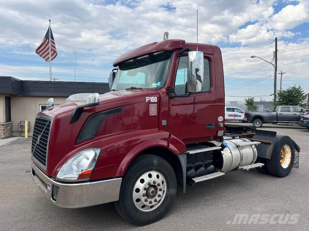 Volvo VNL 42 T300 Conventional Trucks / Tractor Trucks