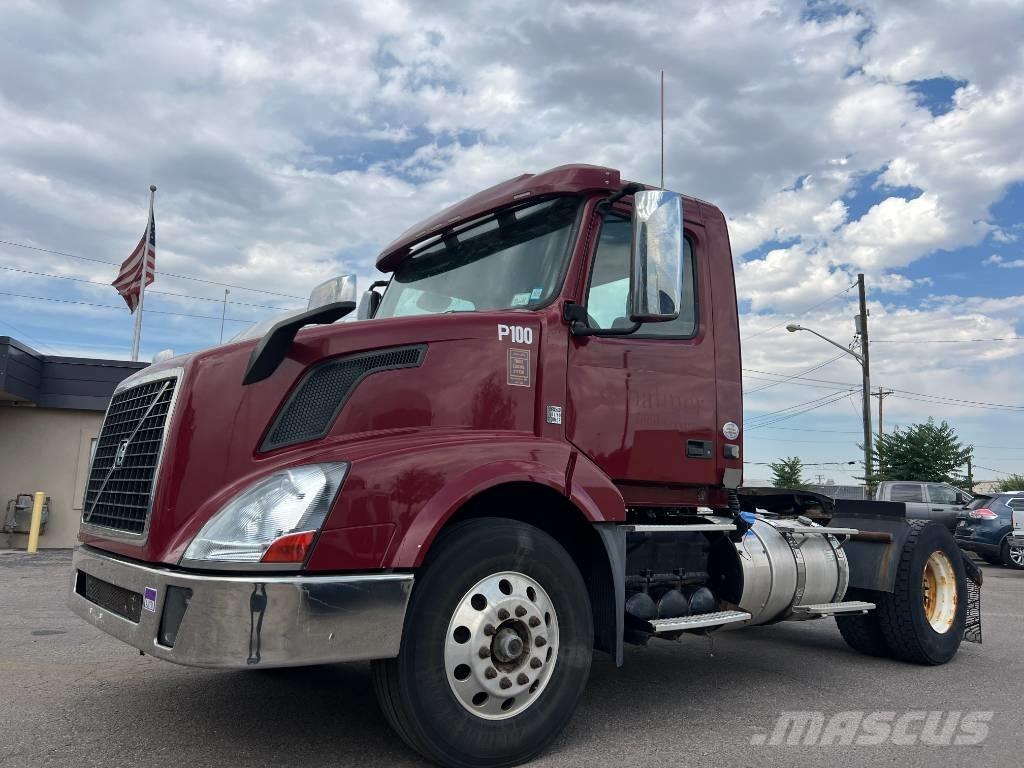 Volvo VNL 42 T300 Conventional Trucks / Tractor Trucks
