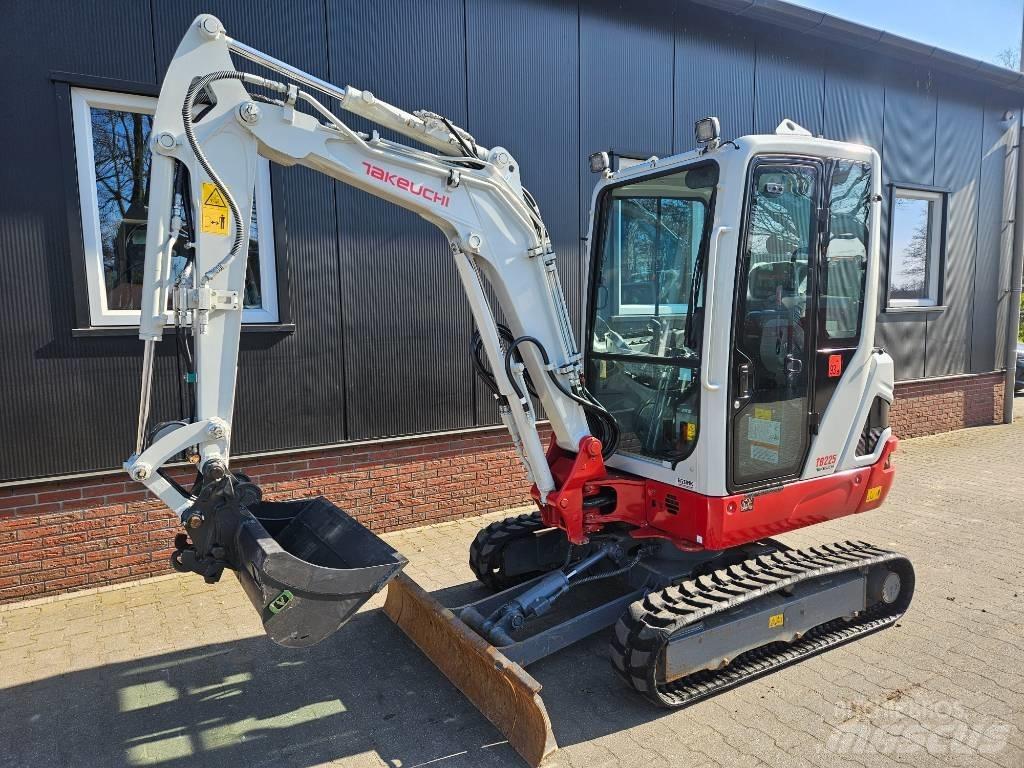 Takeuchi TB 225 Mini Excavators <7t (Mini Diggers)