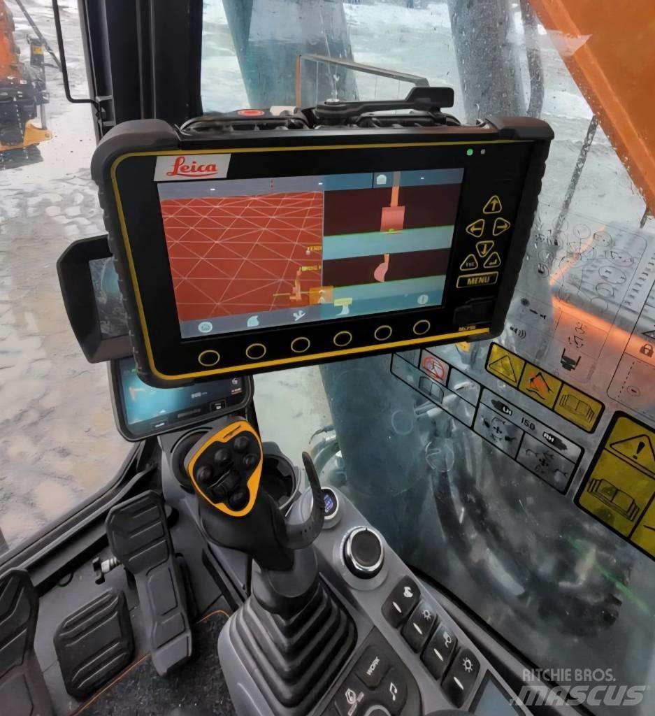 Develon DX 300 LC-7 Crawler Excavators