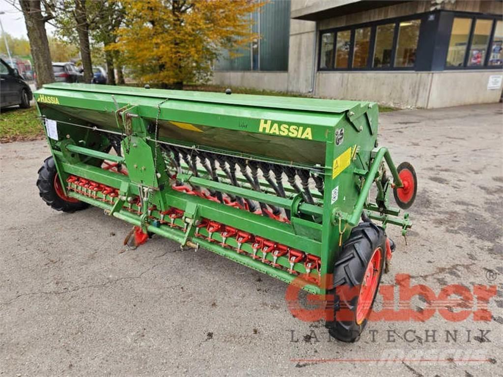 Hassia DKL 300/25 Farm Drills