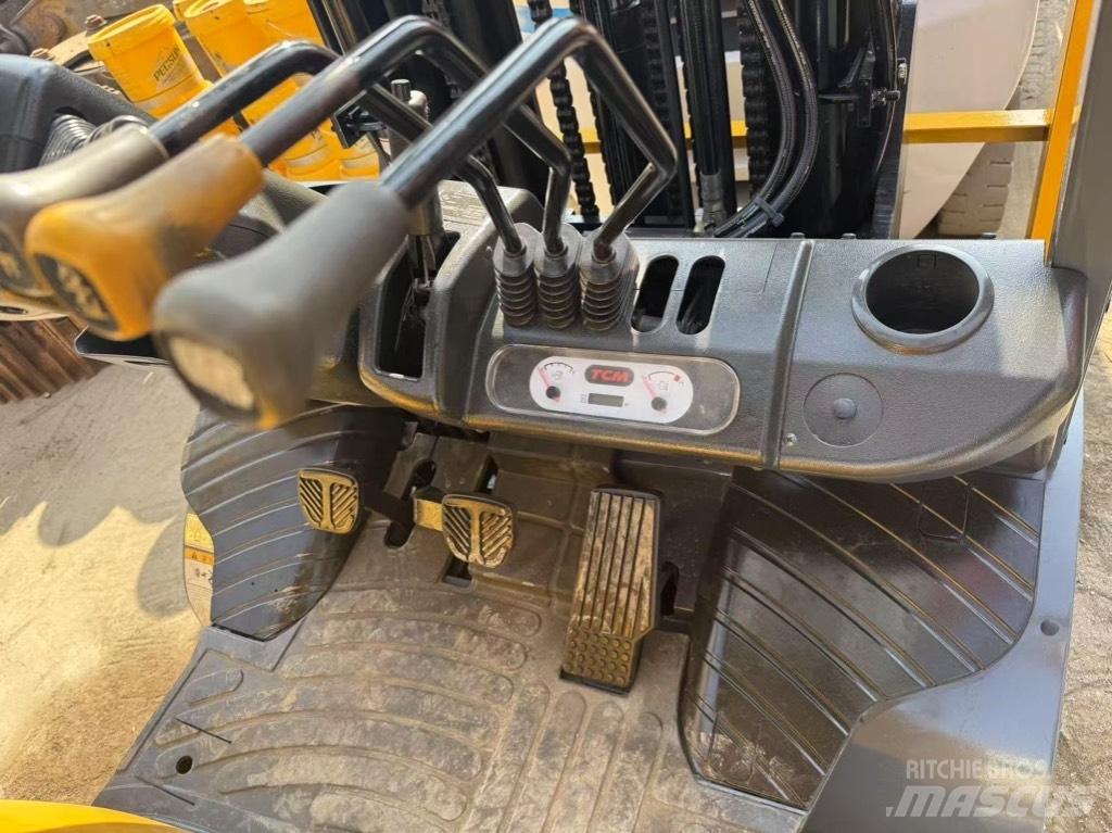 TCM FD 25 Diesel Forklifts