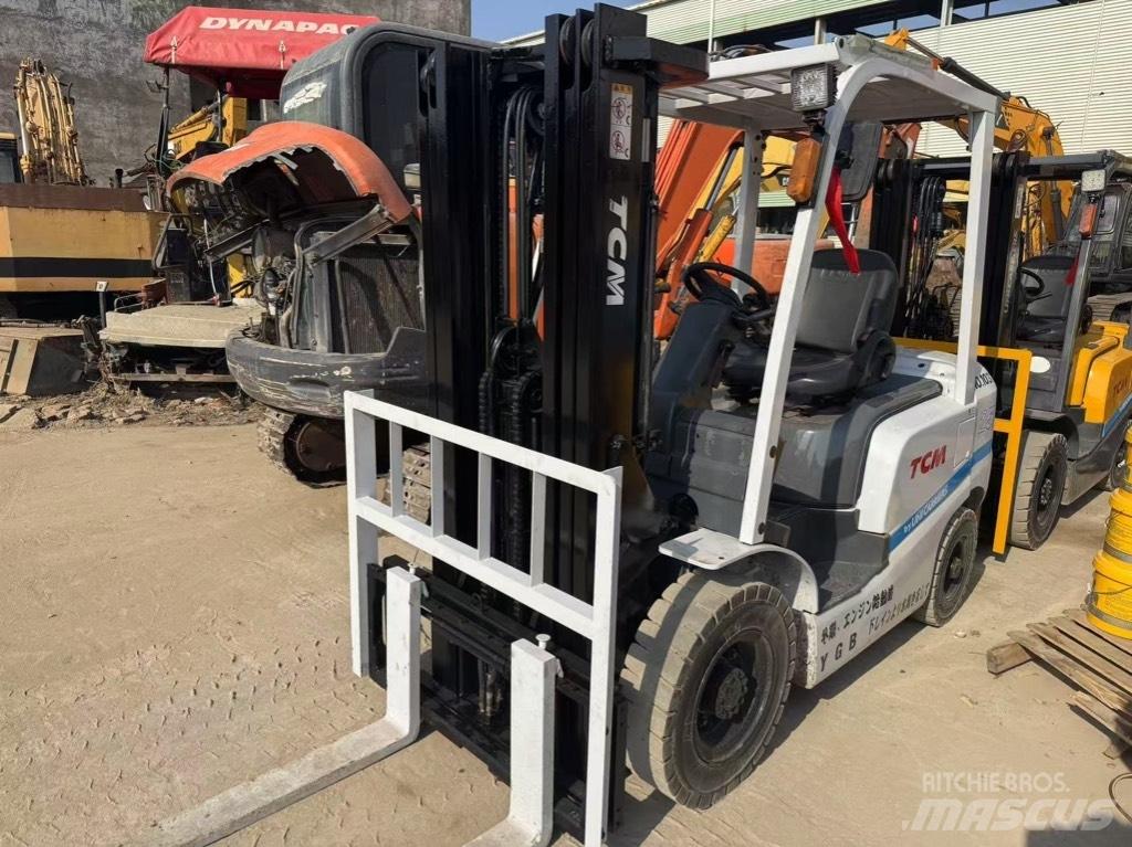TCM FD 25 Diesel Forklifts