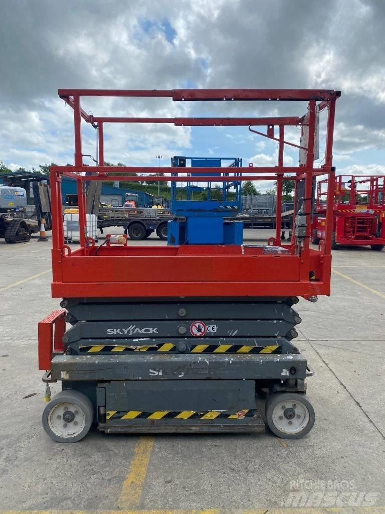 SkyJack SJ 3219 Scissor Lifts