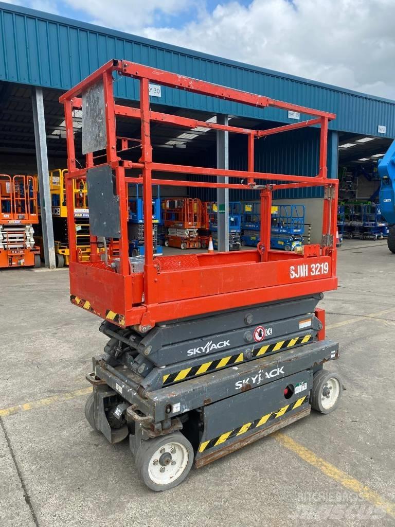 SkyJack SJ 3219 Scissor Lifts