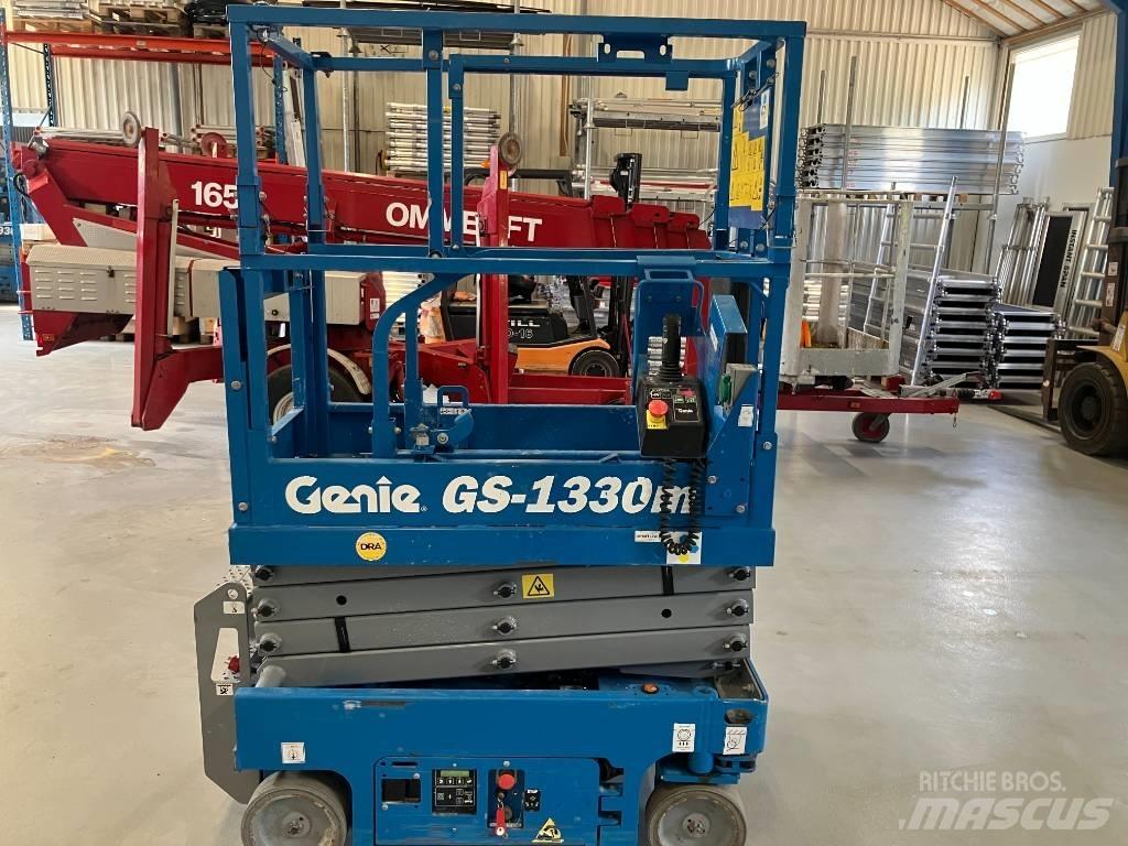 Genie GS 1330 Scissor Lifts