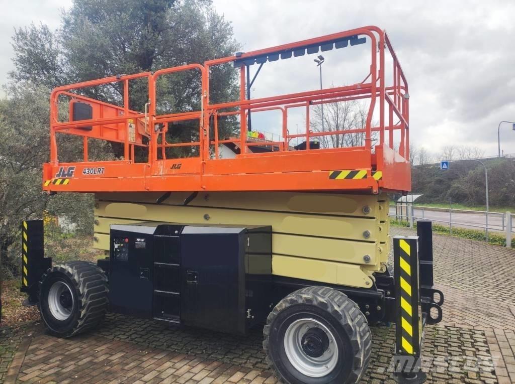 JLG 430 LRT Vertical mast lifts
