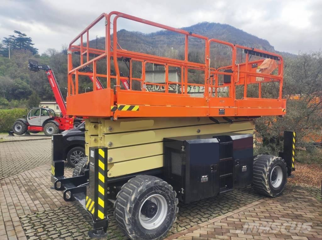 JLG 430 LRT Vertical mast lifts