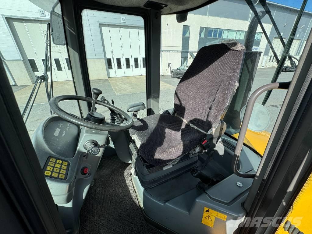 Volvo L 30 B Wheel Loaders