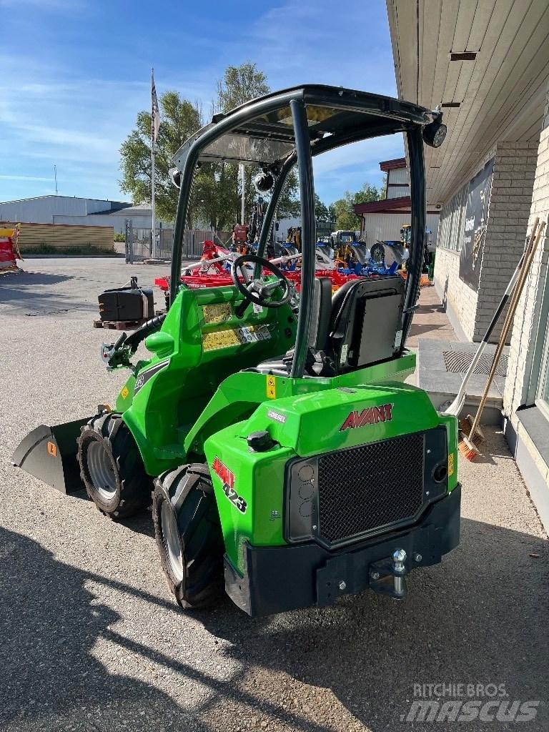 Avant 423 Skid Steer Loaders