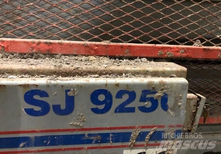 SkyJack SJ 9250 Scissor Lifts