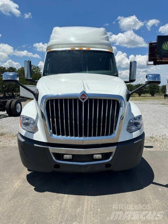 International LT Conventional Trucks / Tractor Trucks