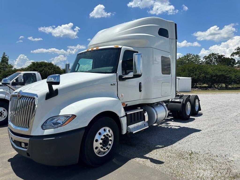 International LT Conventional Trucks / Tractor Trucks