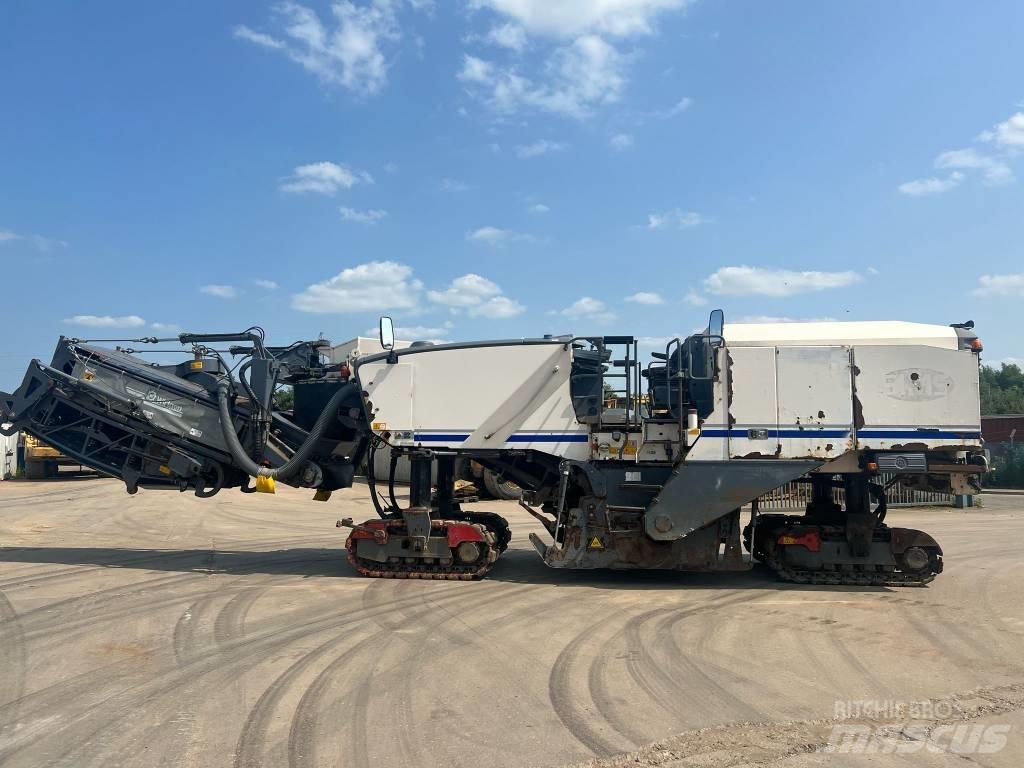 Wirtgen W 220 Asphalt cold milling machines