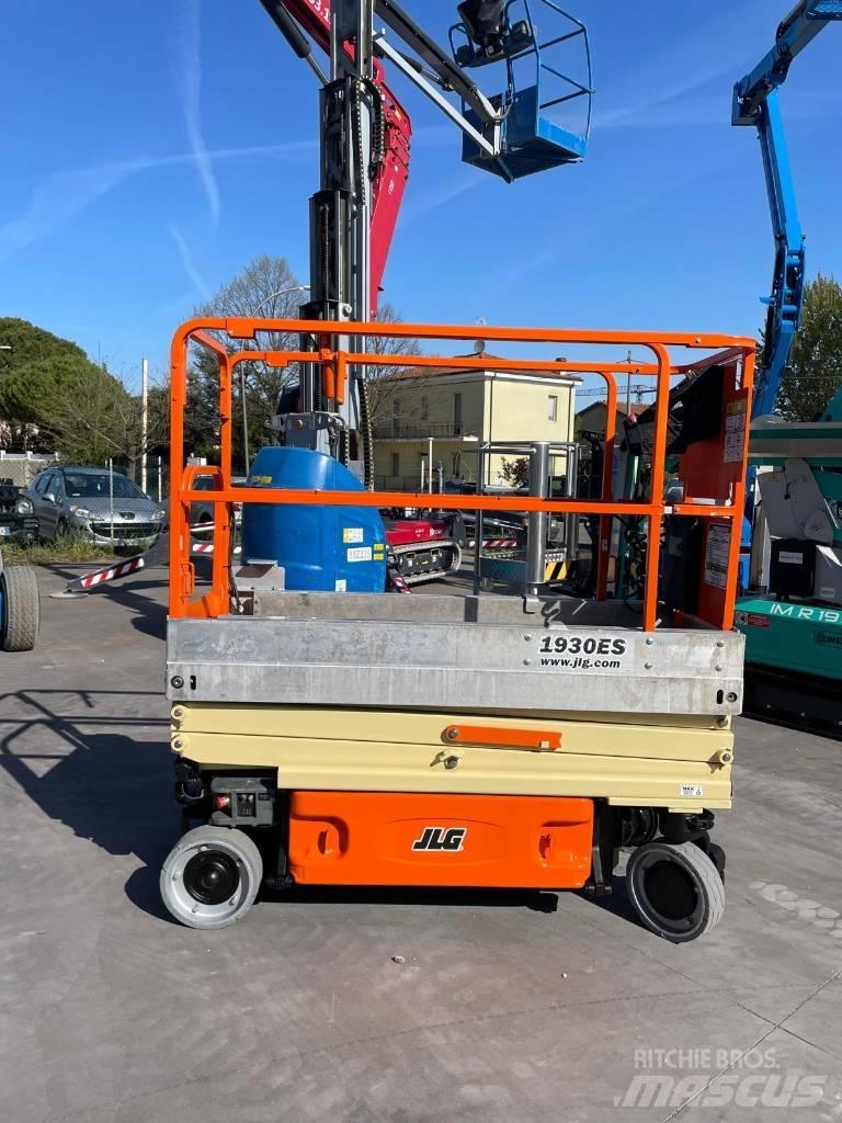 JLG 1930 ES Scissor Lifts