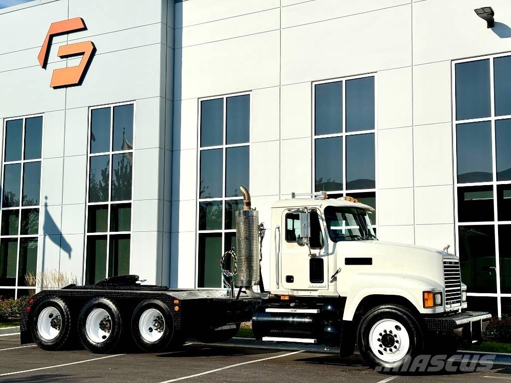 Mack CHU 613 Conventional Trucks / Tractor Trucks