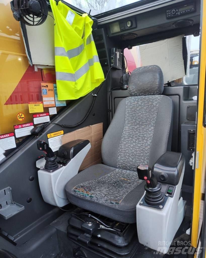 Grove GMK 5095 Mobile and all terrain cranes