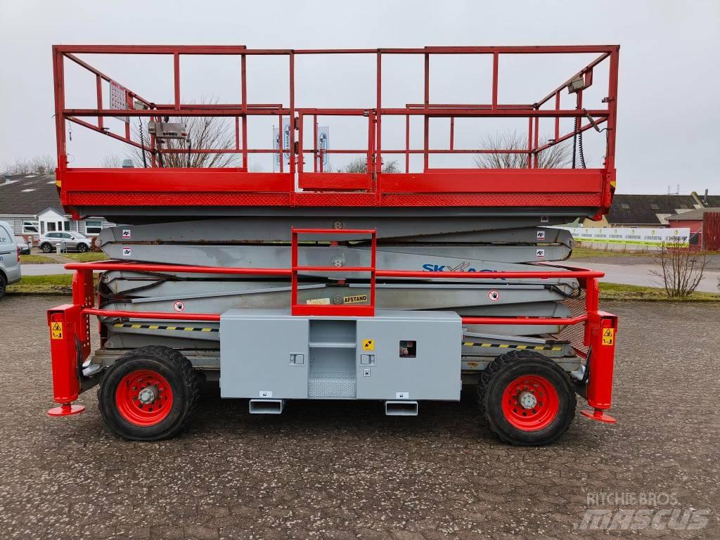 SkyJack SJ 9250 RT Scissor Lifts