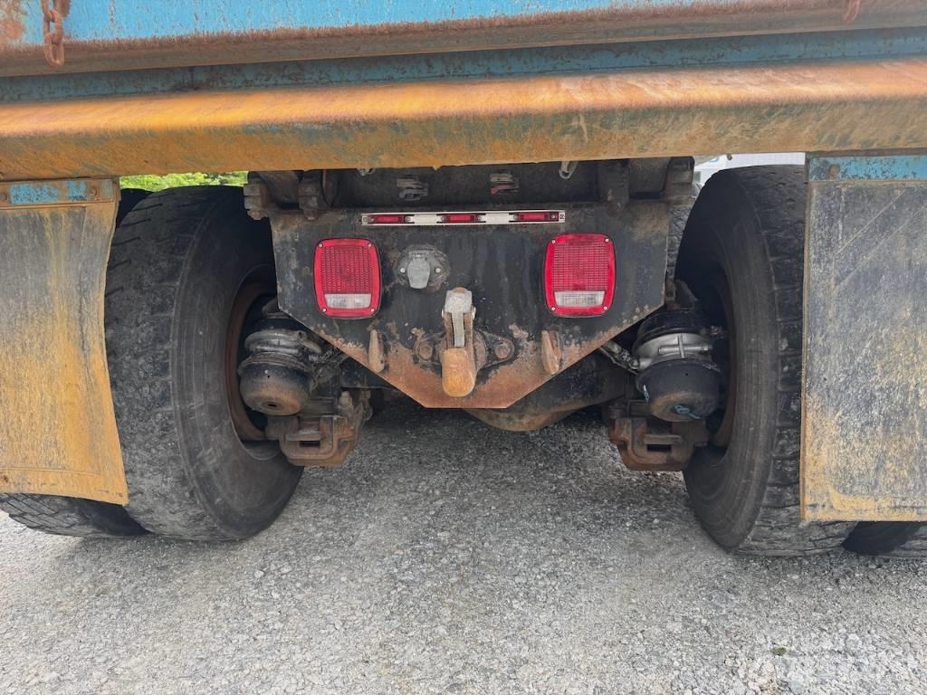 Mack Granite CT 713 Dump Trucks