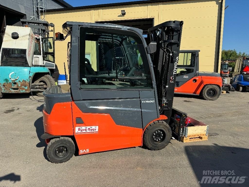 Toyota 9FBM30T Electric Forklifts