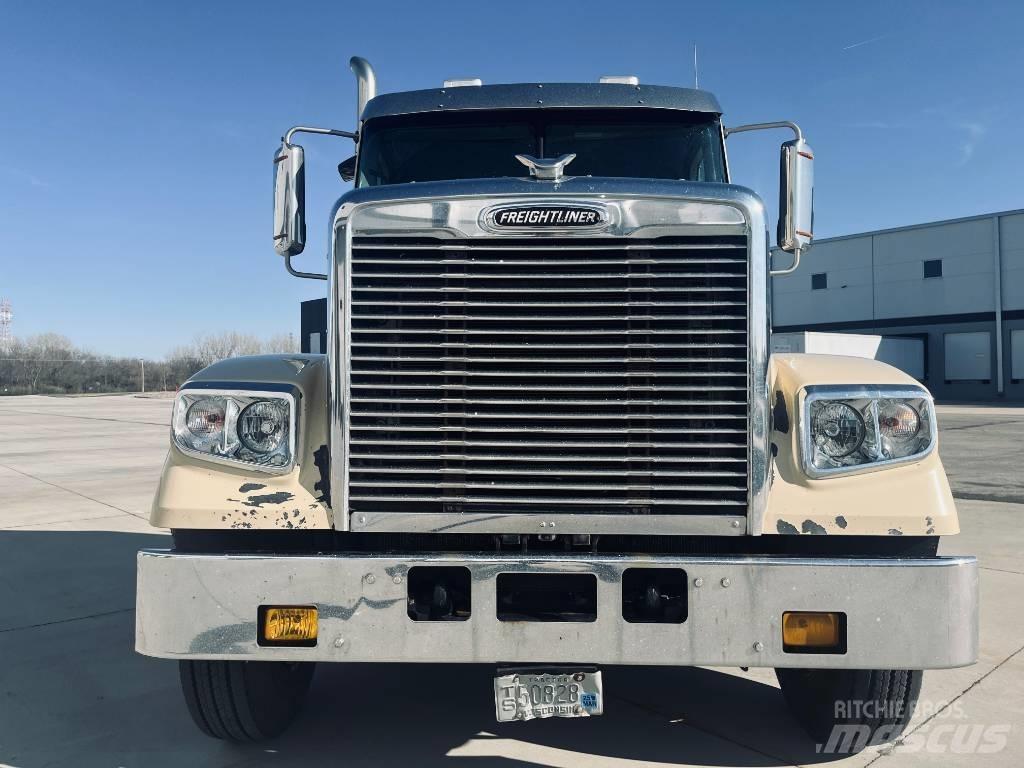 Freightliner 122 SD Conventional Trucks / Tractor Trucks