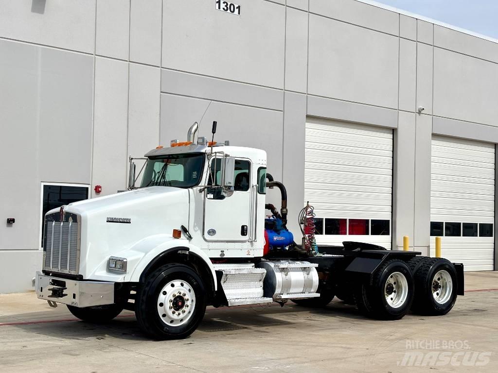 Kenworth T 800 Conventional Trucks / Tractor Trucks