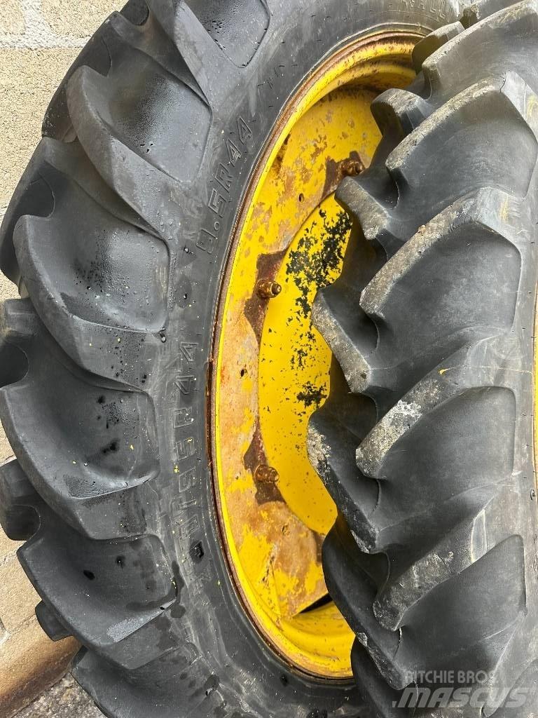 Alliance 230/95R44 Tires, wheels and rims