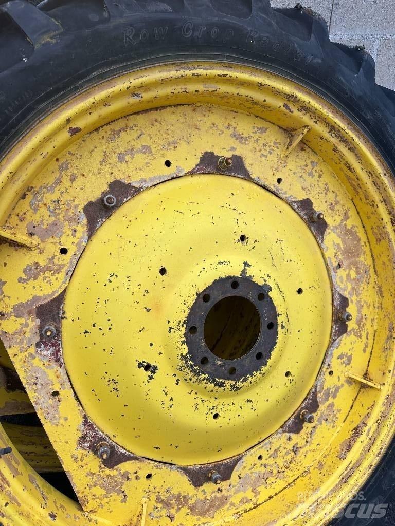 Alliance 230/95R44 Tires, wheels and rims