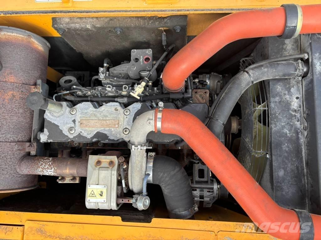 Hyundai 140W-9 Wheeled Excavators