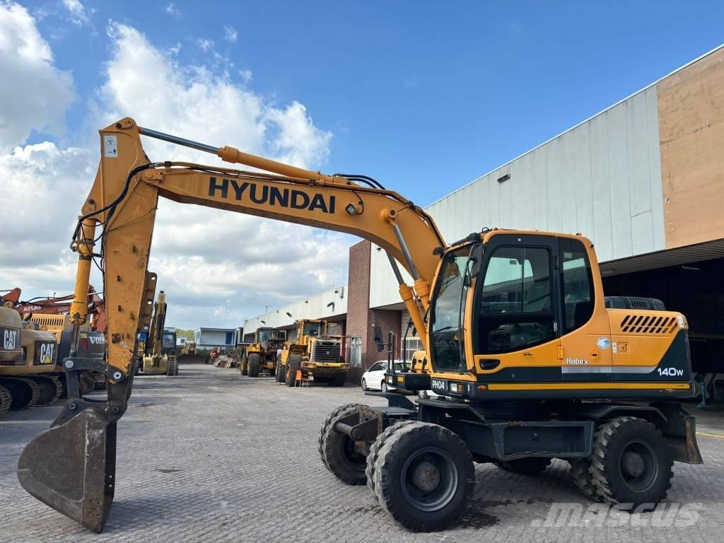 Hyundai 140W-9 Wheeled Excavators