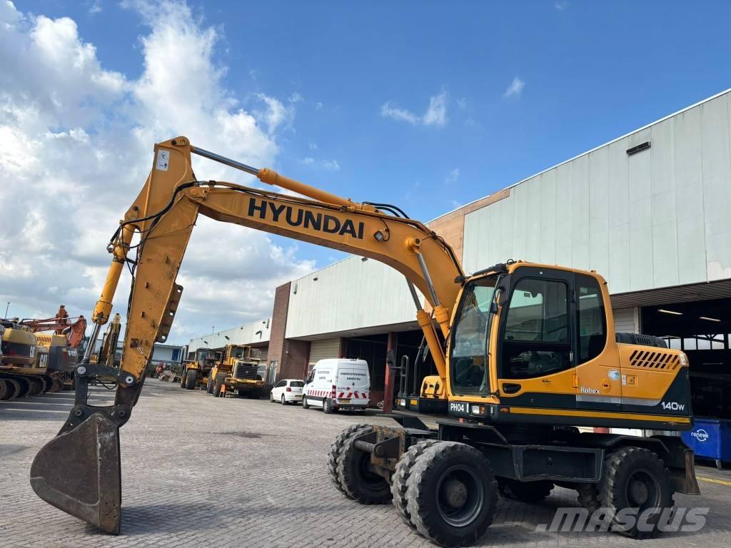 Hyundai 140W-9 Wheeled Excavators